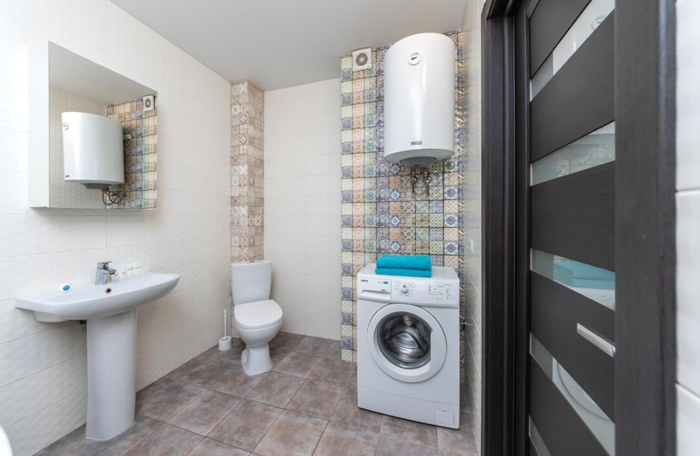 Apartment On Draghomanova 2A Kijów Zewnętrze zdjęcie