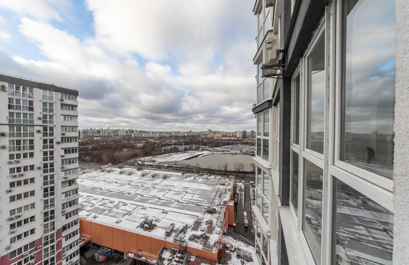 Apartment On Draghomanova 2A Kijów Zewnętrze zdjęcie