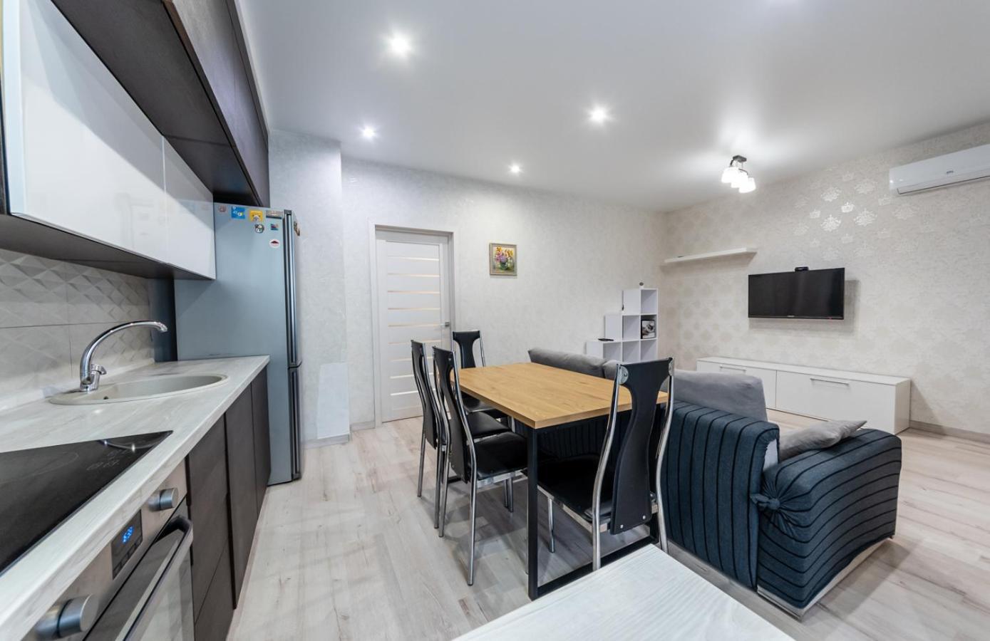 Apartment On Draghomanova 2A Kijów Zewnętrze zdjęcie