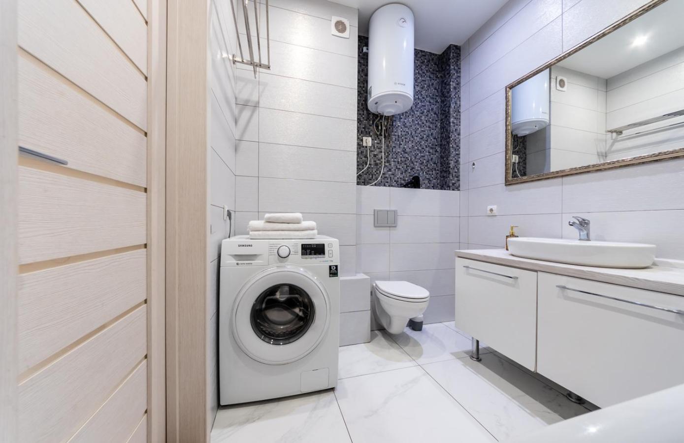 Apartment On Draghomanova 2A Kijów Zewnętrze zdjęcie